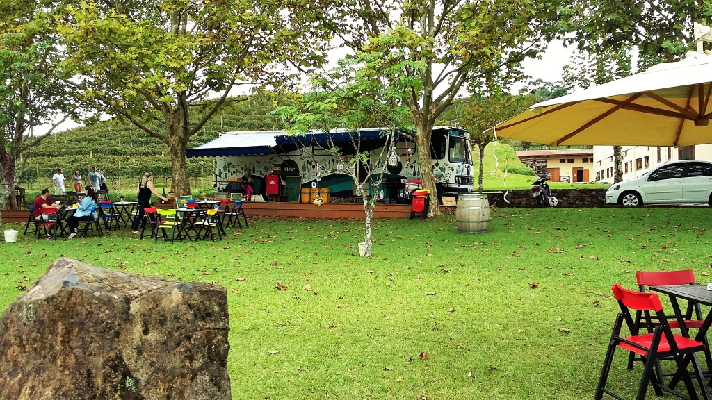 O 'food truck' de vinhos no gramado da Miolo