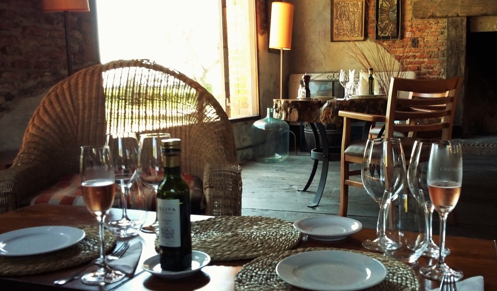 A bonita sala de degustação, que começou com espumante rosé